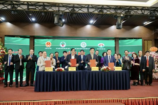 Ký kết biên bản hợp tác về đồng hành, xây dựng và phát triển nông nghiệp hữu cơ