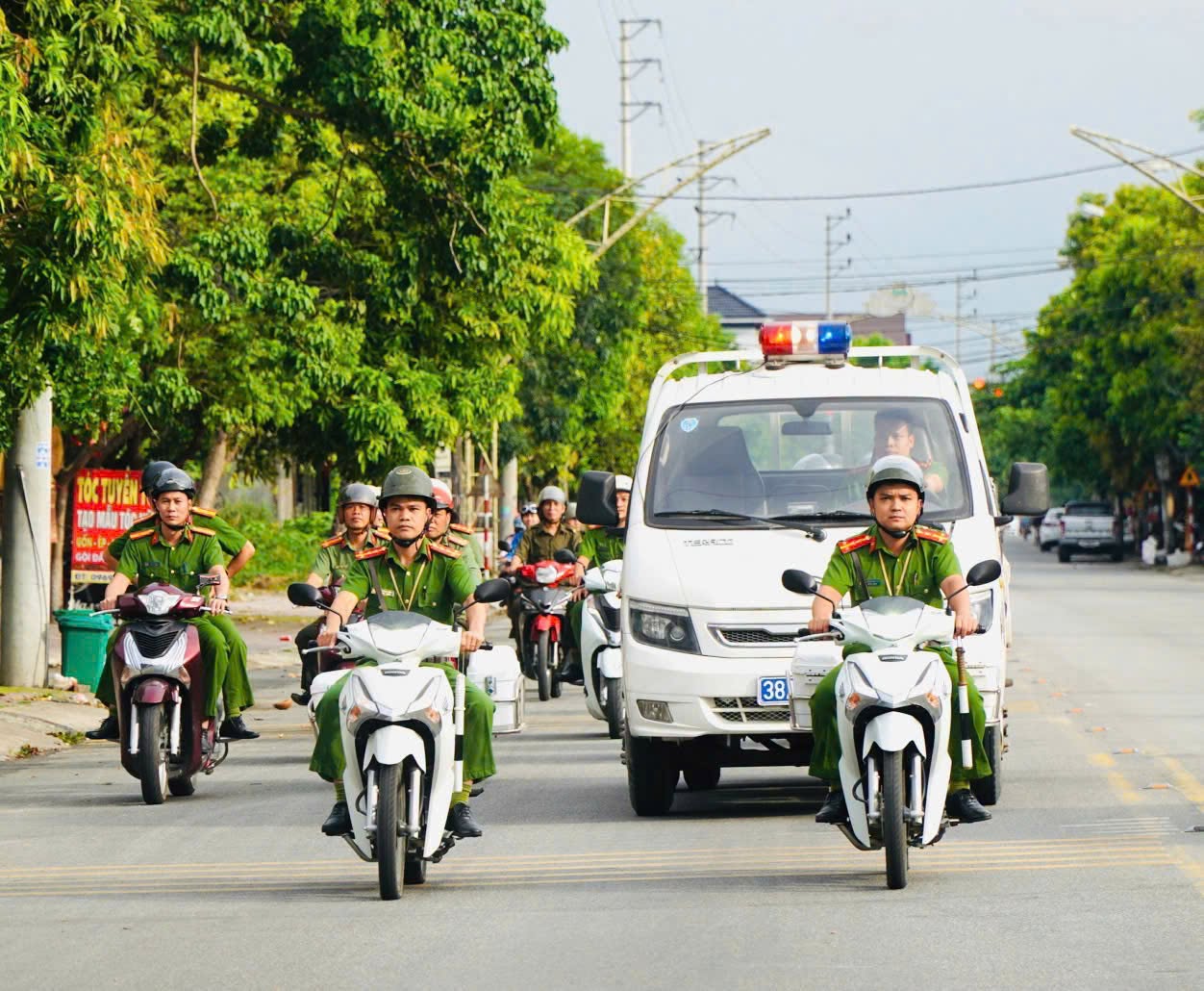 Từ 15.8, Chủ tịch UBND, Trưởng Công an xã chính thức được phạt đến 37,5 triệu đồng