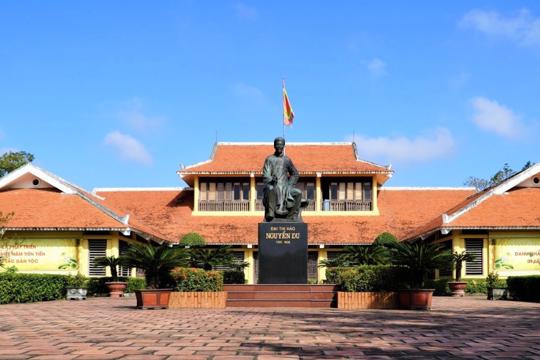 Nguyễn Du