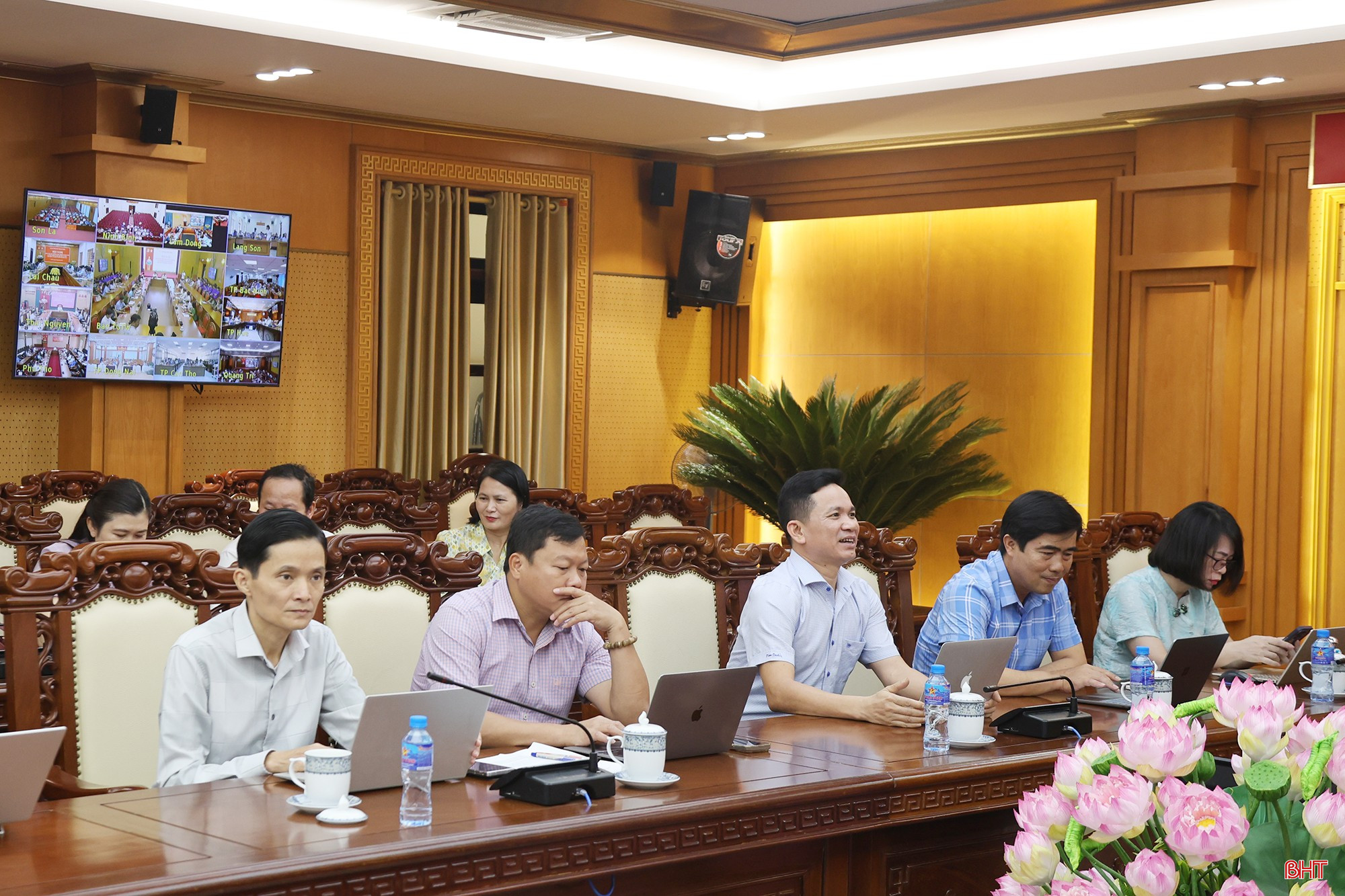Các đại biểu tham dự tại điểm cầu Hà Tĩnh. bqbht_br_img-3995a.jpg