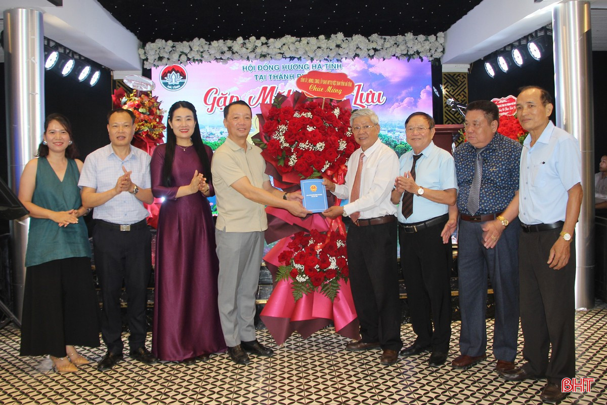 Chủ tịch UBND tỉnh Phan Thiên Định gặp mặt Hội Đồng hương Hà Tĩnh tại TP Huế