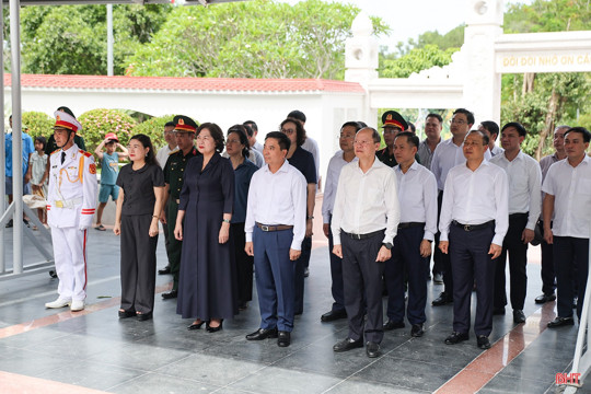 Lãnh đạo Quốc hội tri ân các anh hùng liệt sĩ tại Ngã ba Đồng Lộc 