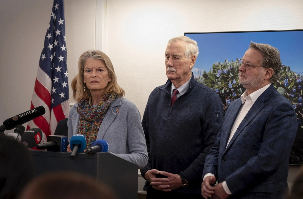 Nhóm thượng nghị sĩ Mỹ thăm Greenland, bác bỏ tuyên bố của ông Trump