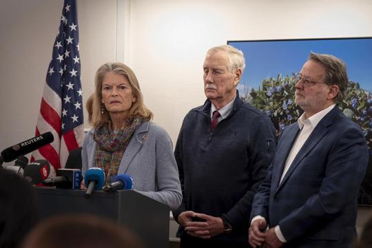 Nhóm thượng nghị sĩ Mỹ thăm Greenland, bác bỏ tuyên bố của ông Trump