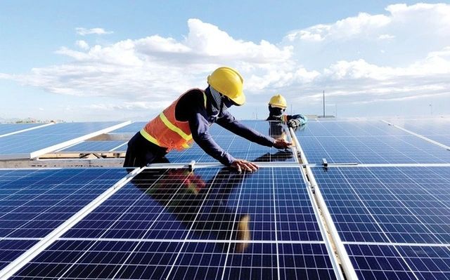 Hà Tĩnh phấn đấu 50% hộ gia đình đủ điều kiện lắp đặt điện mặt trời mái nhà vào năm 2030