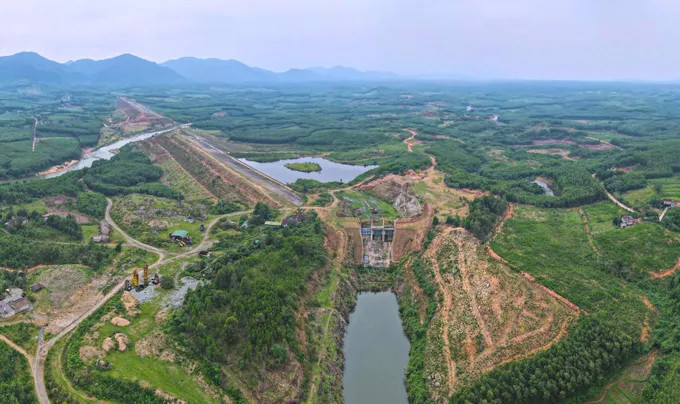Thông báo về kết quả lựa chọn tổ chức hành nghề đấu giá tài sản đối với quyền sử dụng đất 49 lô đất thuộc khu tái định cư Hồ Rào Trổ, thôn Phúc Lập, xã Kỳ Thượng.