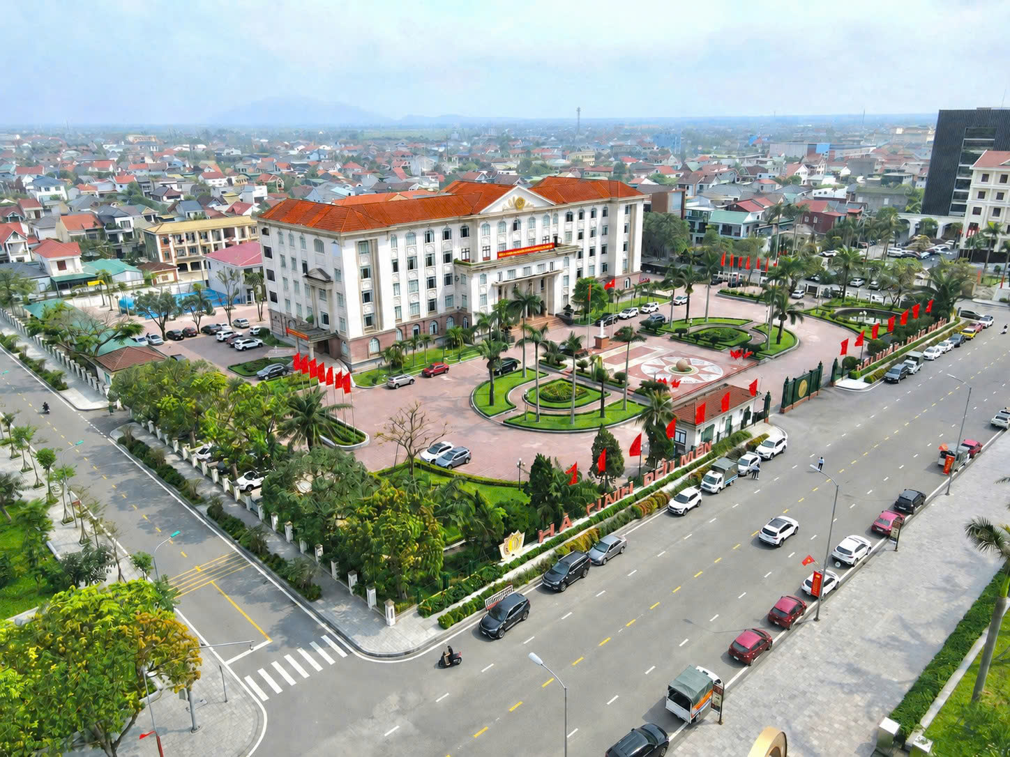Quy định mới về chức năng, nhiệm vụ, quyền hạn và cơ cấu tổ chức của Văn phòng UBND tỉnh Hà Tĩnh