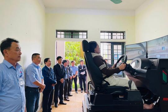 Nâng cao chất lượng giáo dục nghề nghiệp tại buổi làm việc với Trường Trung cấp Kỹ nghệ Hà Tĩnh 