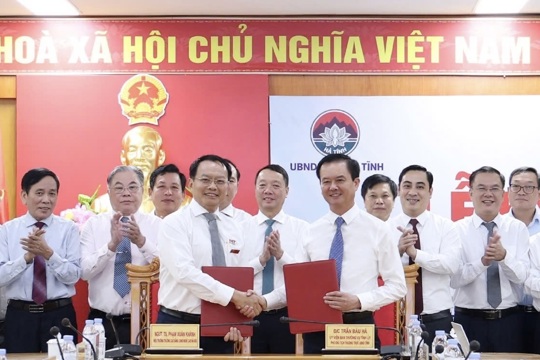 Hà Tĩnh hợp tác phát triển nguồn nhân lực, khoa học công nghệ và chuyển đổi số