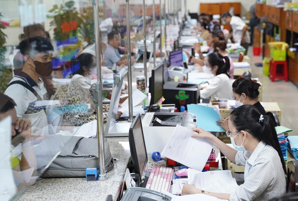 Hà Tĩnh sửa đổi, bãi bỏ một số nội dung về ủy quyền quản lý cán bộ, công chức, viên chức