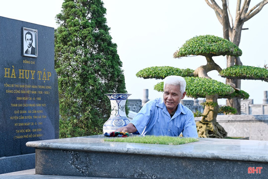 Thầm lặng chăm sóc khu lưu niệm, khu mộ Tổng Bí thư Hà Huy Tập