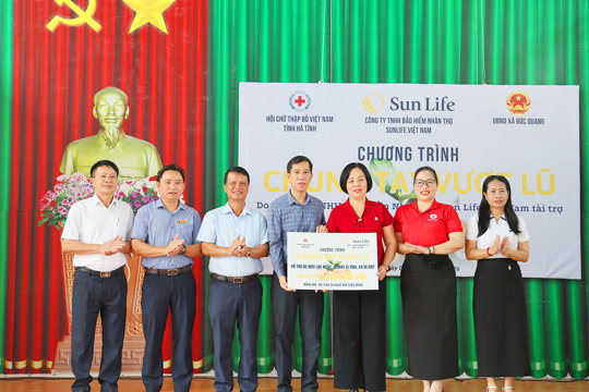 Đức Quang: Tiếp sức học sinh vượt khó từ chương trình “Chung tay vượt lũ”