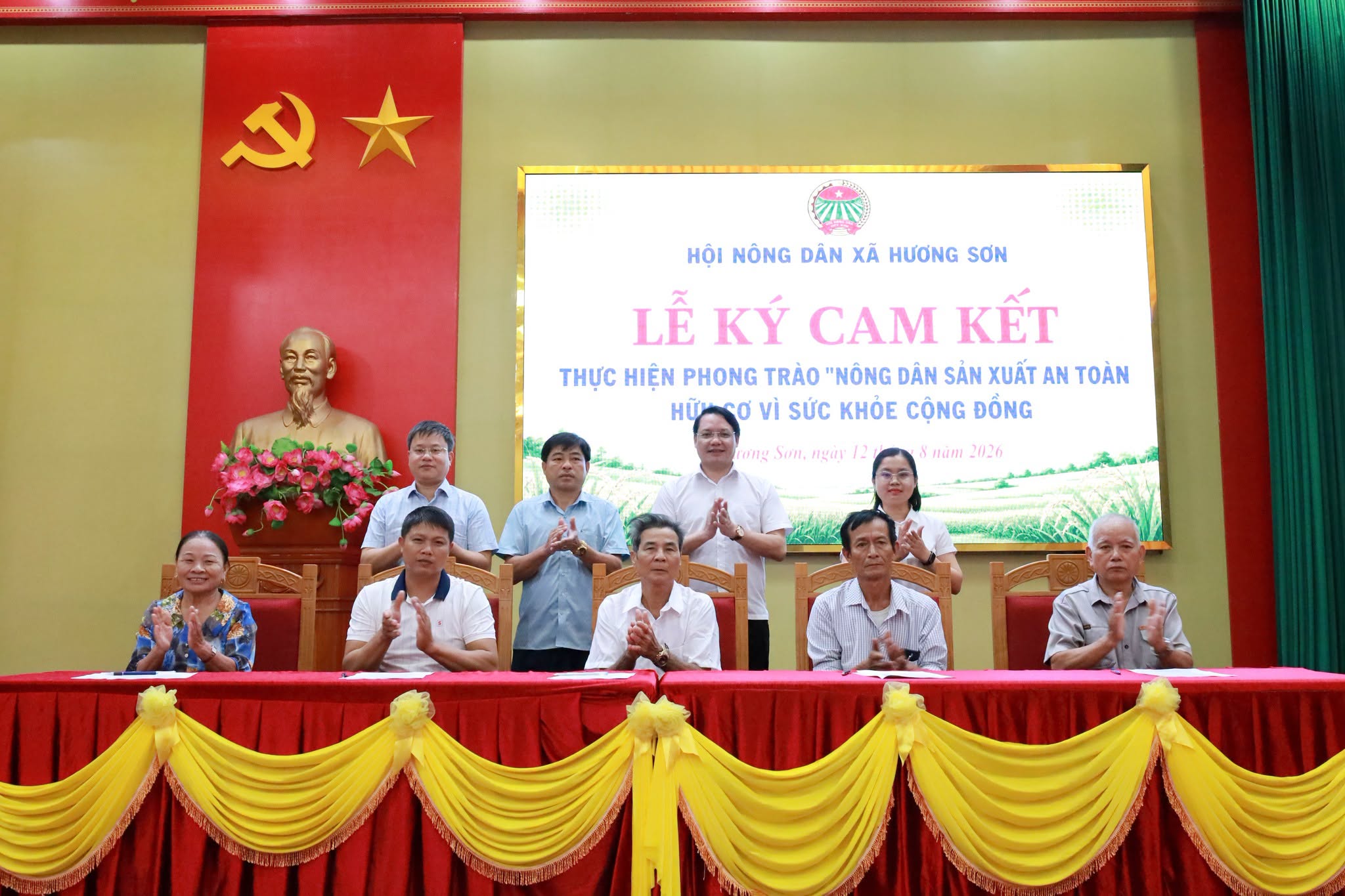 Lan tỏa phong trào sản xuất nông nghiệp an toàn, hữu cơ vì sức khỏe cộng đồng