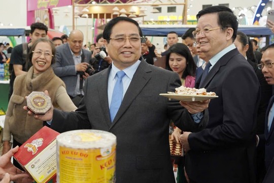 Thủ tướng Chính phủ yêu cầu tăng cường quảng bá sản phẩm, thương hiệu địa phương tại Hội chợ Mùa Xuân 2026 