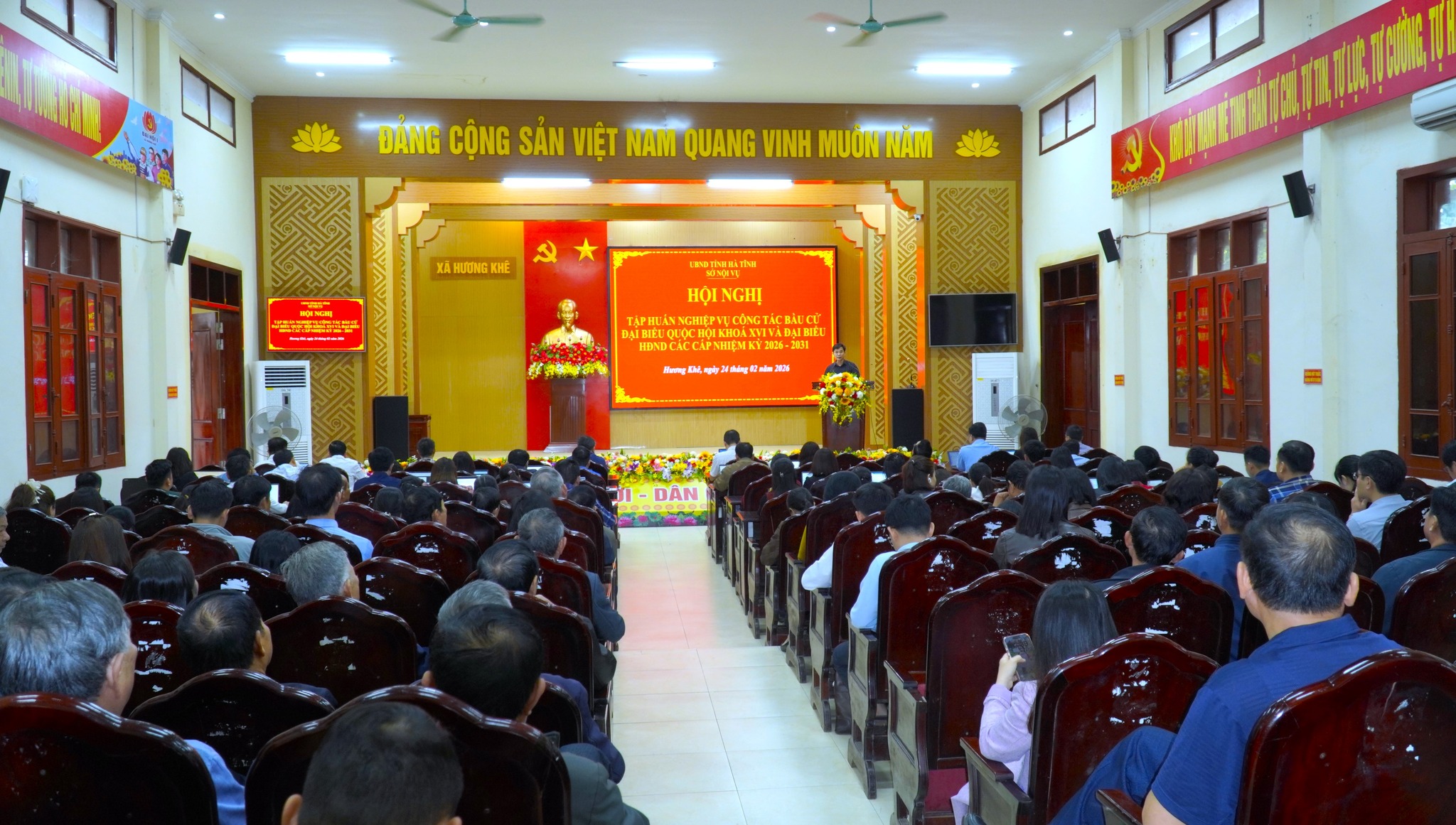 Tập huấn nghiệp vụ bầu cử cho 7 xã đơn vị số 12