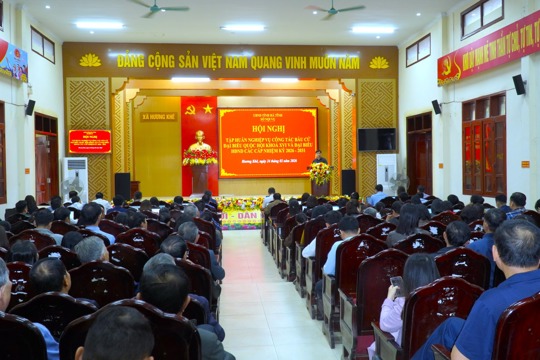 Tập huấn nghiệp vụ bầu cử cho 7 xã đơn vị số 12 