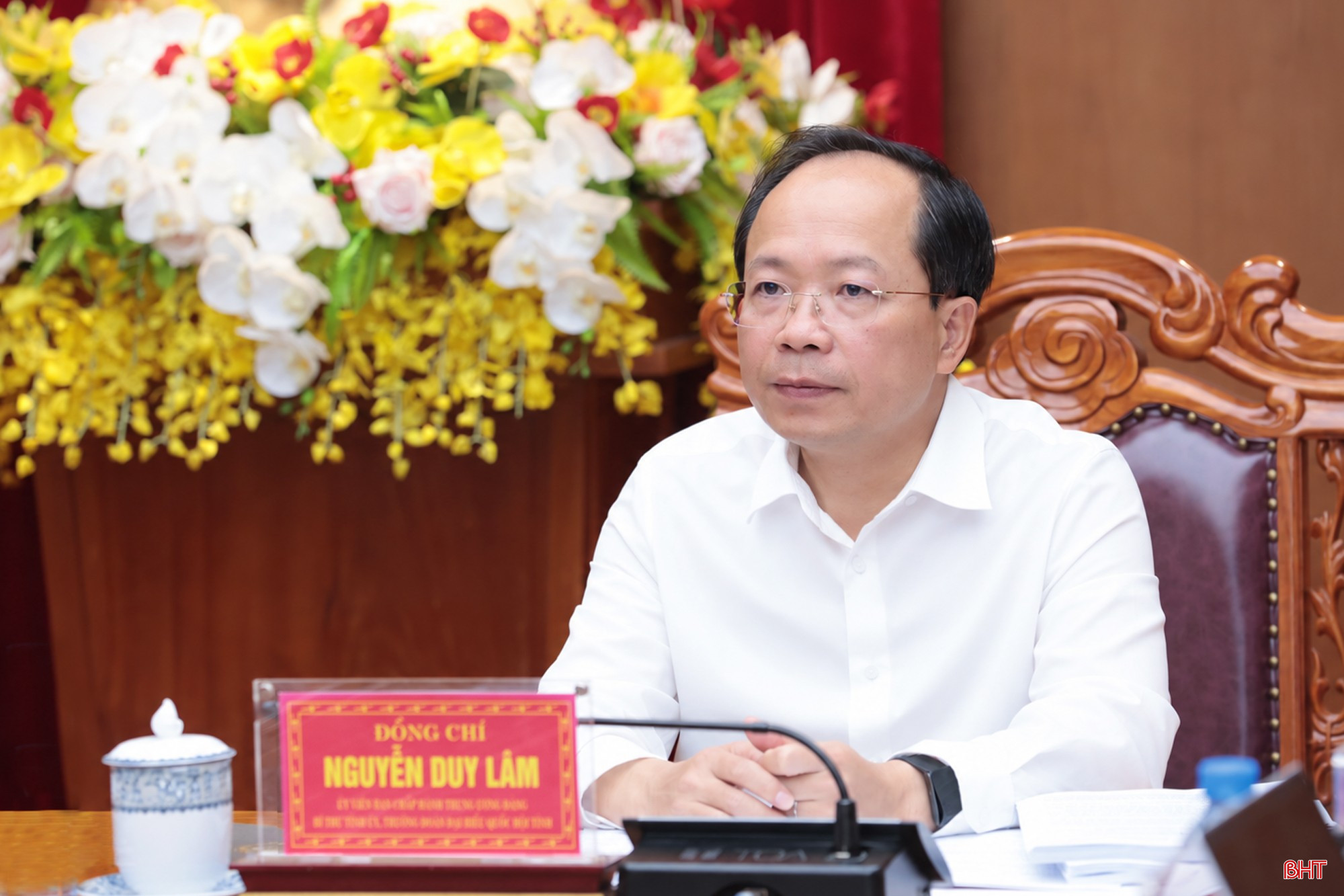 Đồng chí Nguyễn Duy Lâm – Ủy viên Trung ương Đảng, Bí thư Tỉnh ủy, Trưởng đoàn ĐBQH tỉnh chủ trì cuộc họp. bqbht_br_bsi-thu-ngoi.jpg