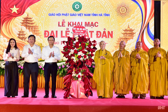 Đại lễ Phật đản - dấn thân phụng sự, đồng hành cùng dân tộc