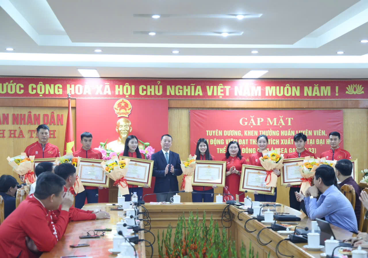 Hà Tĩnh gặp mặt, tuyên dương khen thưởng các huấn luyện viên, vận động viên đạt thành tích xuất sắc tại SEA Games 33