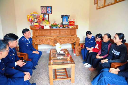 Ấm tình quân dân: Vùng Cảnh sát biển 1 lan tỏa yêu thương dịp Tết Bính Ngọ 2026