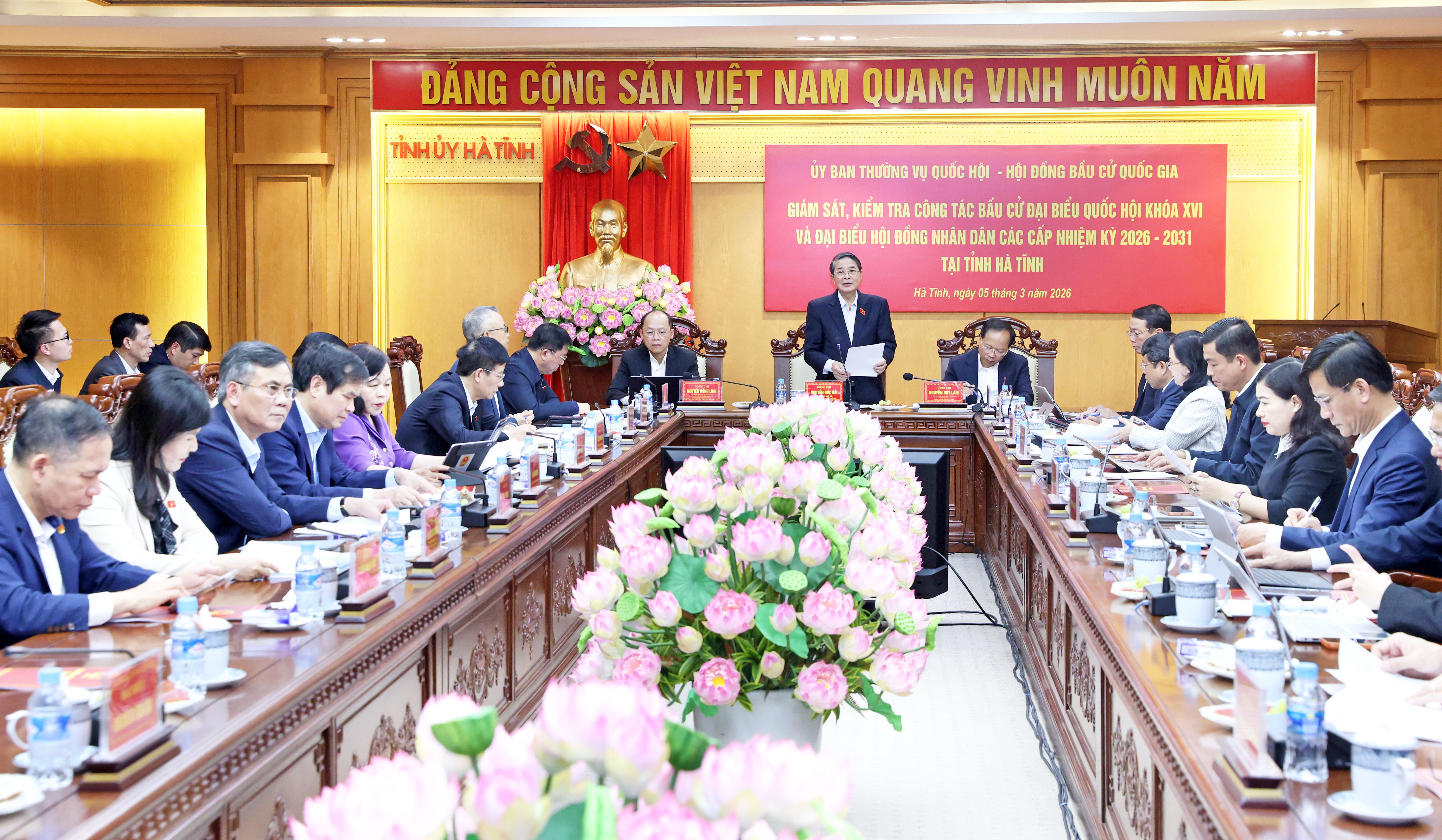 Phó Chủ tịch Quốc hội giám sát, kiểm tra công tác bầu cử tại Hà Tĩnh