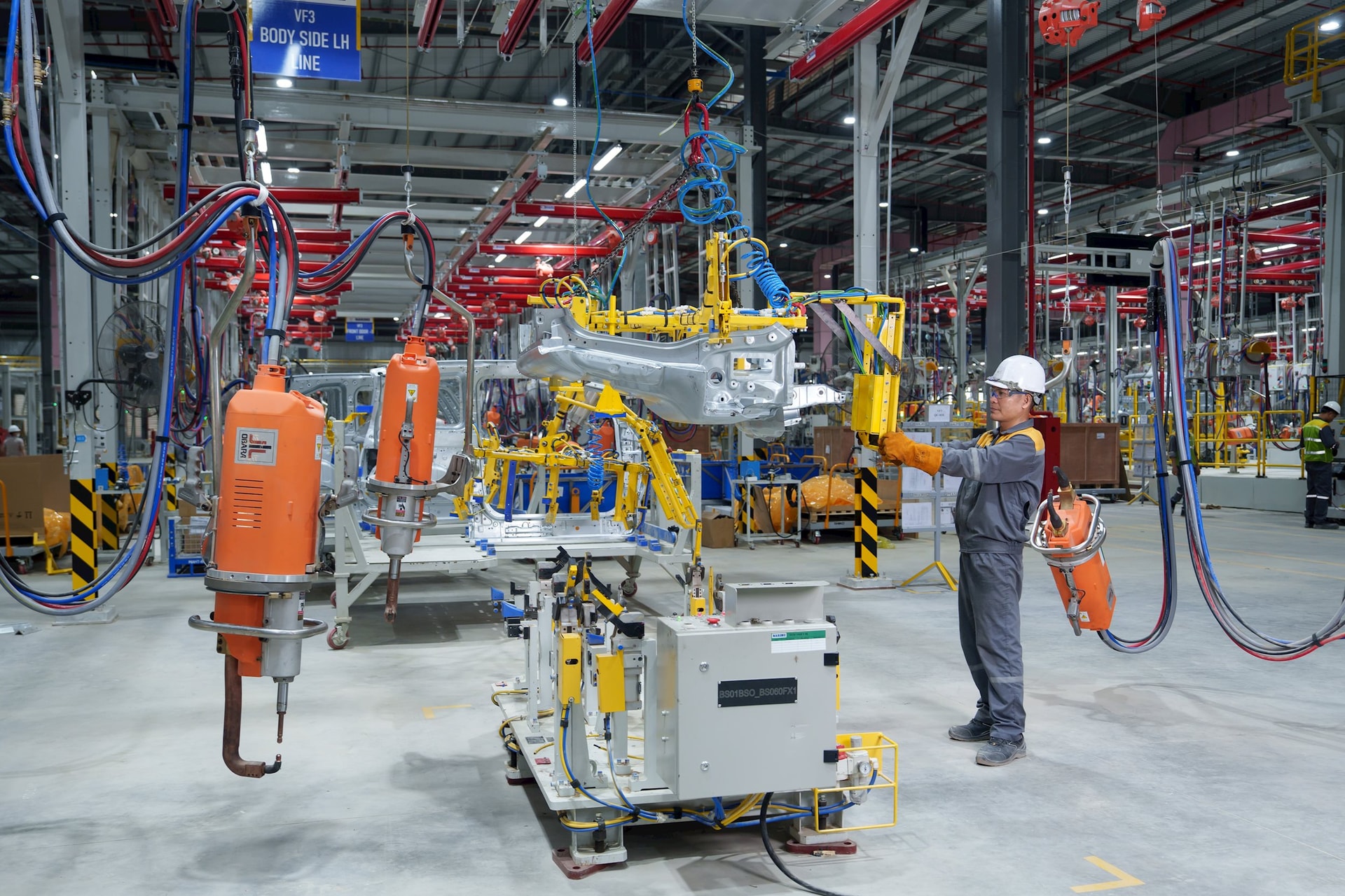 Quyết liệt triển khai đồng bộ các giải pháp thúc đẩy tăng trưởng kinh tế gắn với ổn định vĩ mô