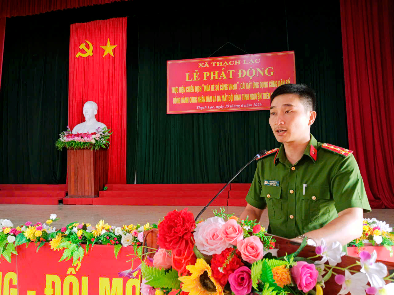 Xã Thạch Lạc phát động chiến dịch “Mùa hè số cùng VNeID”