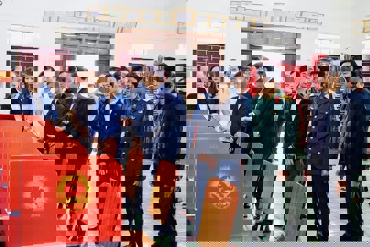 Phó Bí thư Thường trực Tỉnh ủy Nguyễn Hồng Lĩnh kiểm tra công tác chuẩn bị tại khu vực bỏ phiếu ở xã Hồng Lộc