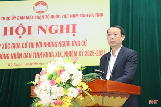 Chủ tịch UBND tỉnh và 7 ứng cử viên đại biểu HĐND tỉnh tiếp xúc cử tri