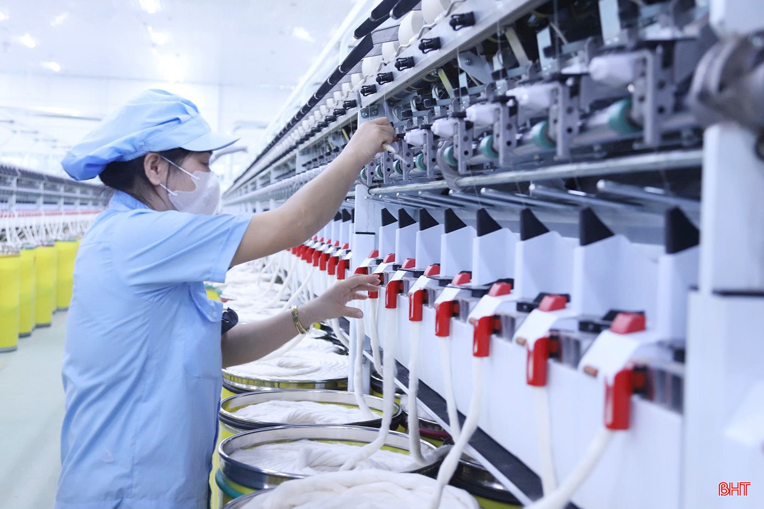 10 tháng năm 2026, sản xuất sợi các loại tăng 34,58% so với cùng kỳ năm trước. bqbht_br_z7401606210129-593e39368b4a1c8098daf5241b25e614.jpg