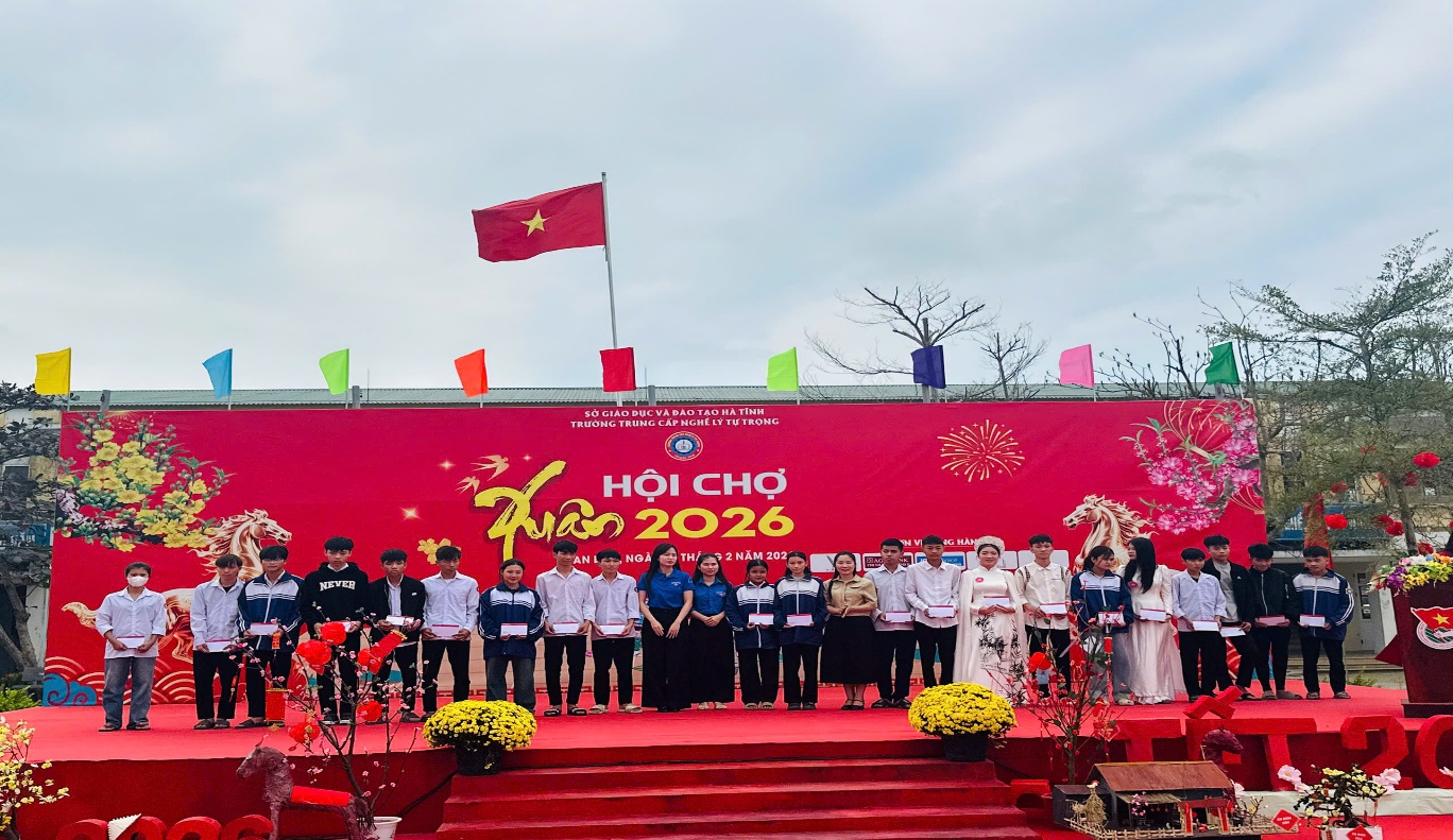Lan tỏa yêu thương từ Hội chợ Xuân 2026 của Trường Trung cấp nghề Lý Tự Trọng