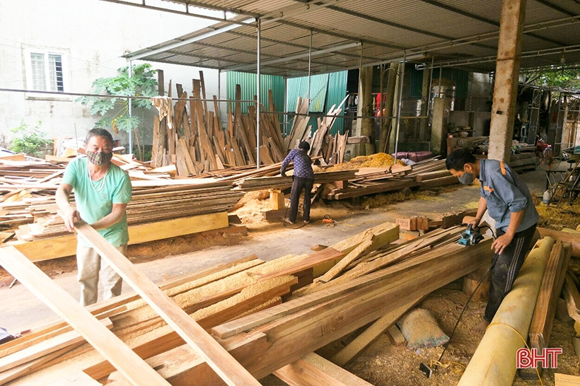 Thông báo tiếp nhận gỗ tịch thu phục vụ xây dựng công trình công cộng