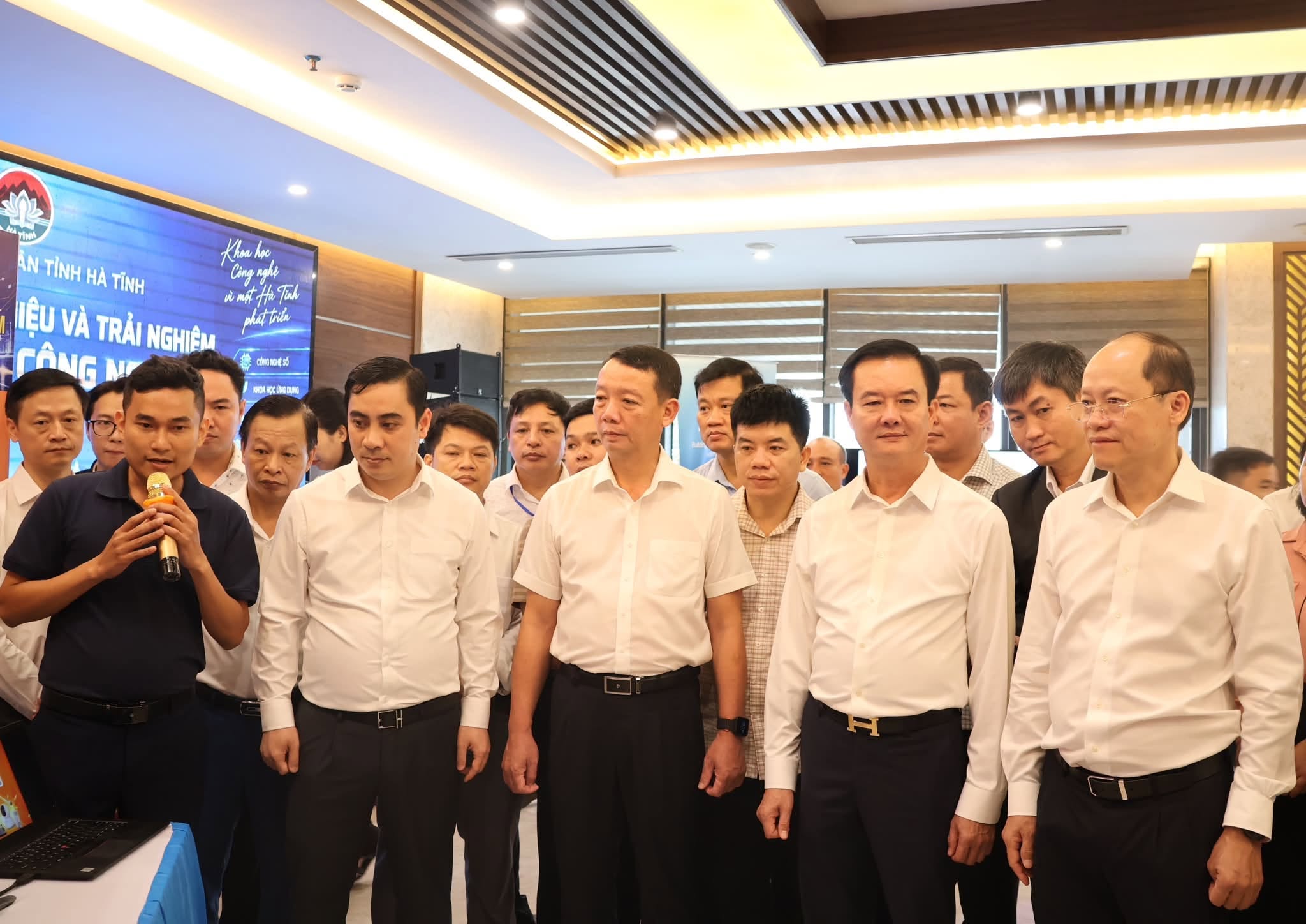 Chủ tịch UBND tỉnh kêu gọi hưởng ứng “Ngày Công dân số Việt Nam” bằng những việc làm thiết thực