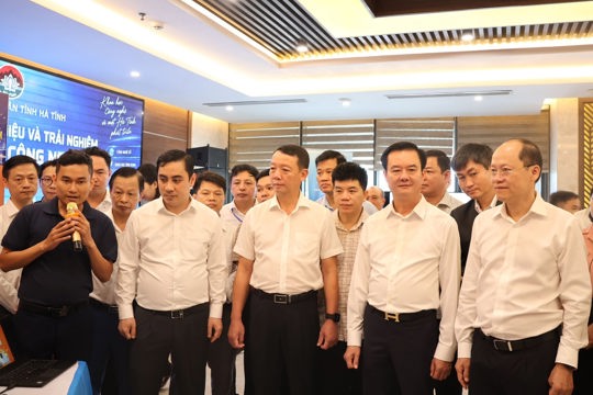 Chủ tịch UBND tỉnh kêu gọi hưởng ứng “Ngày Công dân số Việt Nam” bằng những việc làm thiết thực