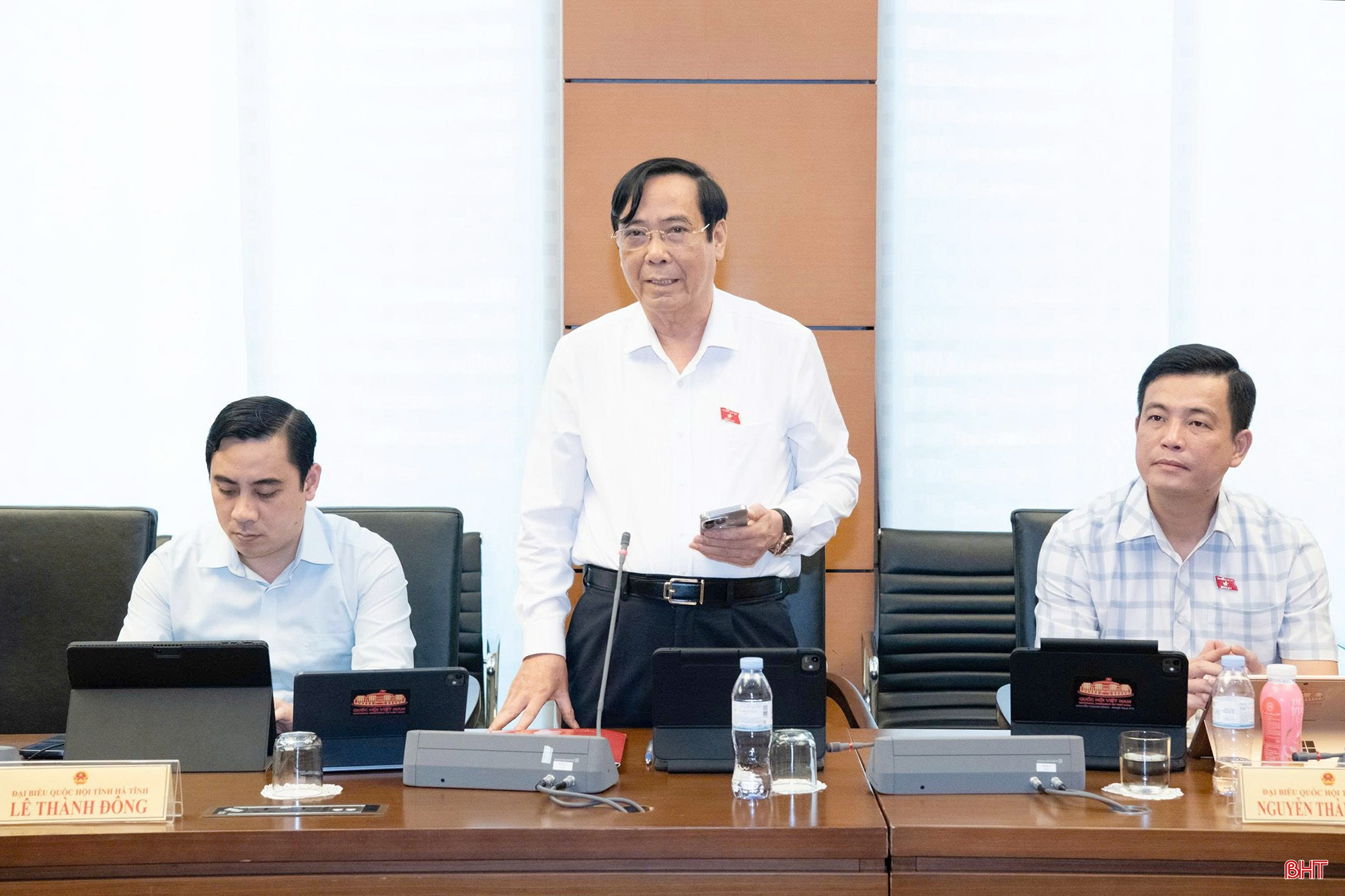 Đại biểu Nguyễn Thanh Bình - Chủ tịch Hội Người cao tuổi Việt Nam (Đoàn ĐBQH tỉnh Hà Tĩnh) tham gia thảo luận. bqbht_br_1.jpg