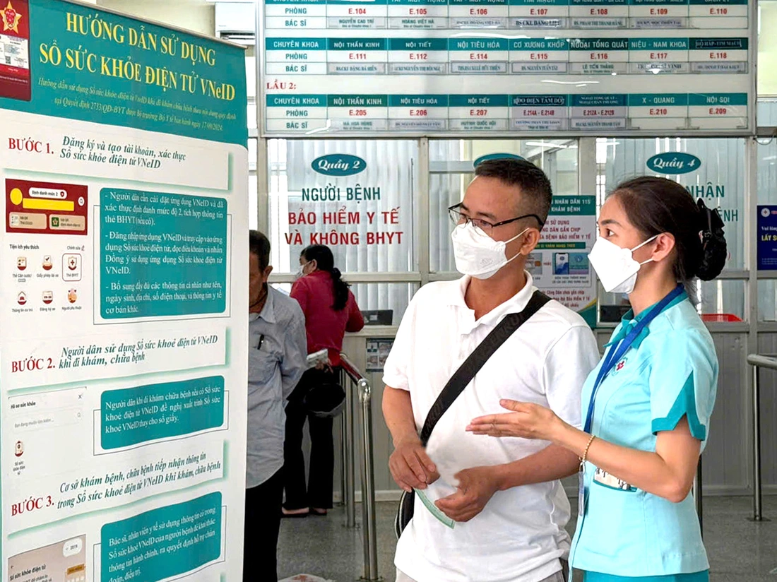 Đẩy mạnh triển khai chiến dịch 100 ngày cập nhật Sổ sức khoẻ điện tử