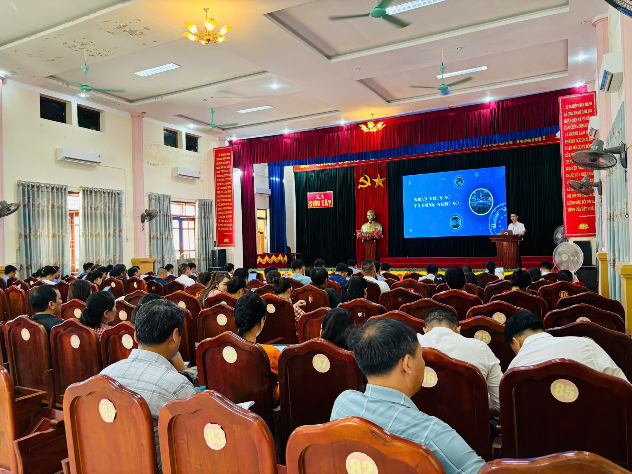 HĐND tỉnh ban hành quy định mức chi đào tạo, bồi dưỡng cán bộ, công chức, viên chức