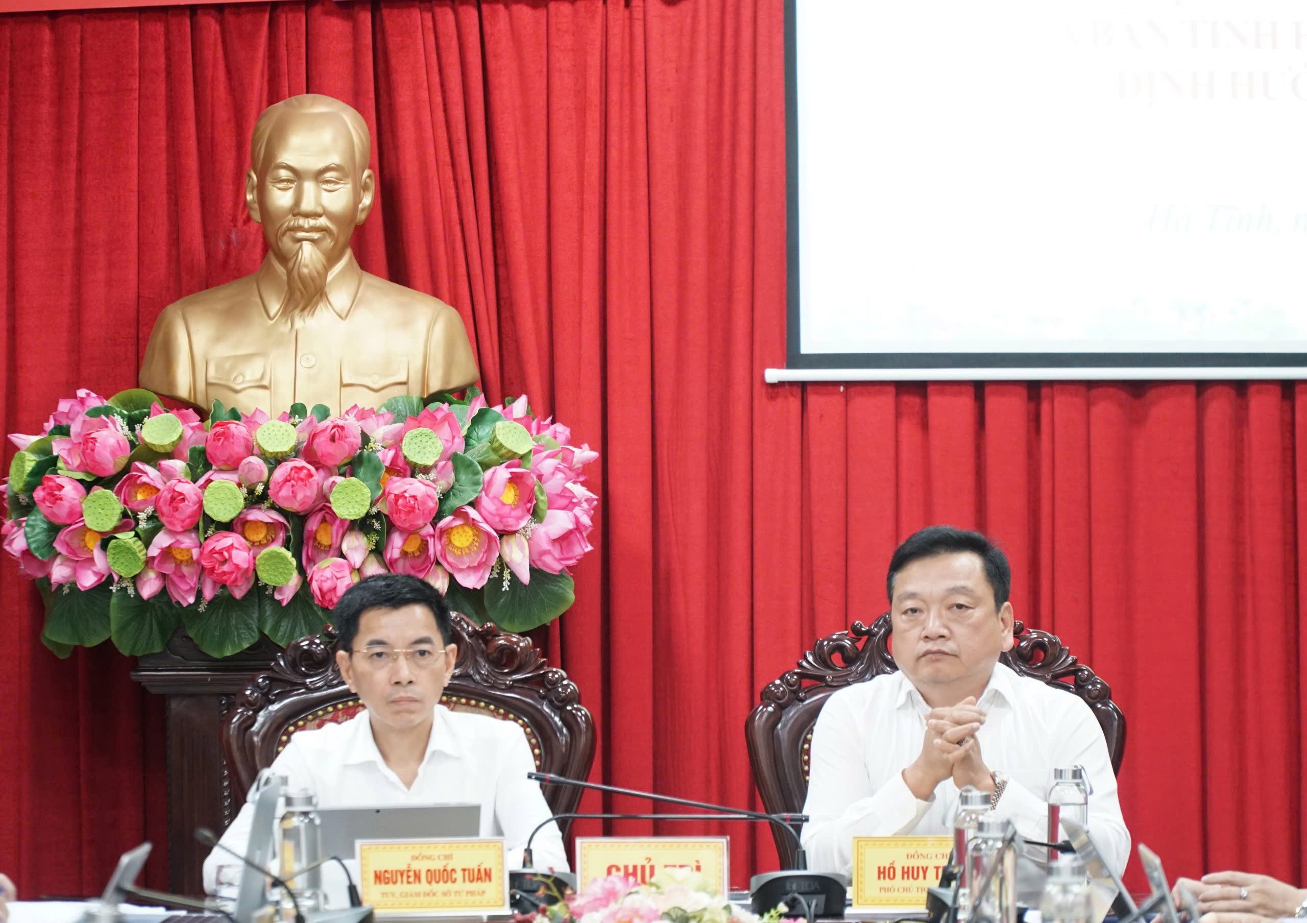 Đẩy nhanh tiến độ, nâng cao chất lượng đề án xây dựng và thi hành pháp luật