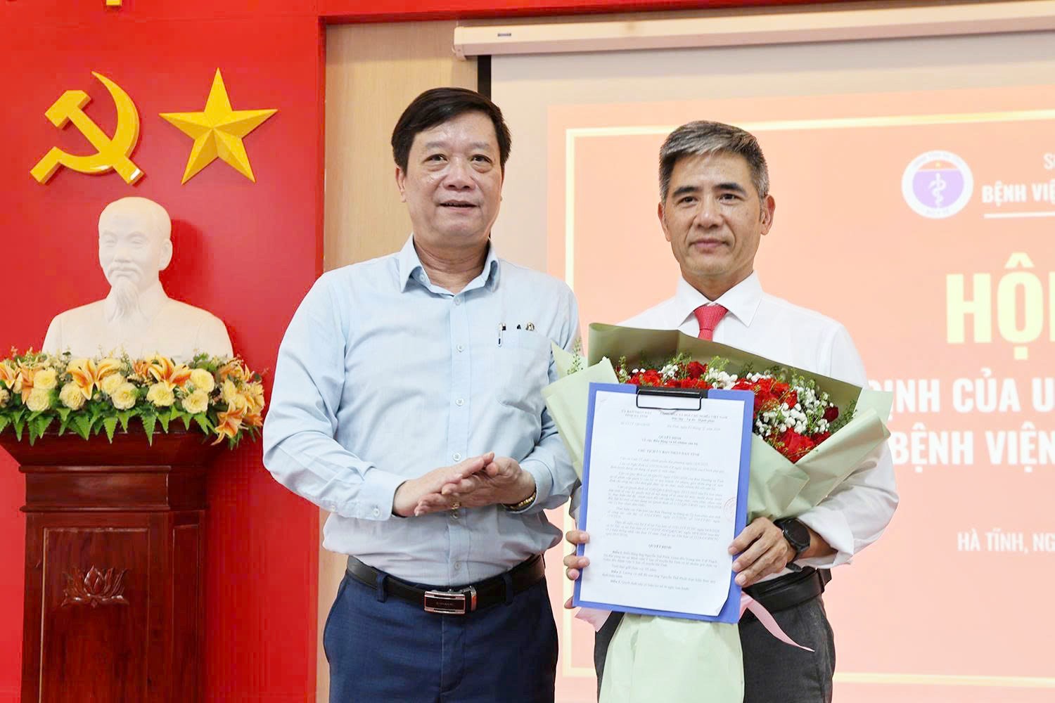 Công bố Quyết định bổ nhiệm Giám đốc Bệnh viện Y học cổ truyền Hà Tĩnh