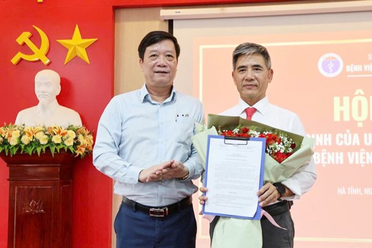 Công bố Quyết định bổ nhiệm Giám đốc Bệnh viện Y học cổ truyền Hà Tĩnh
