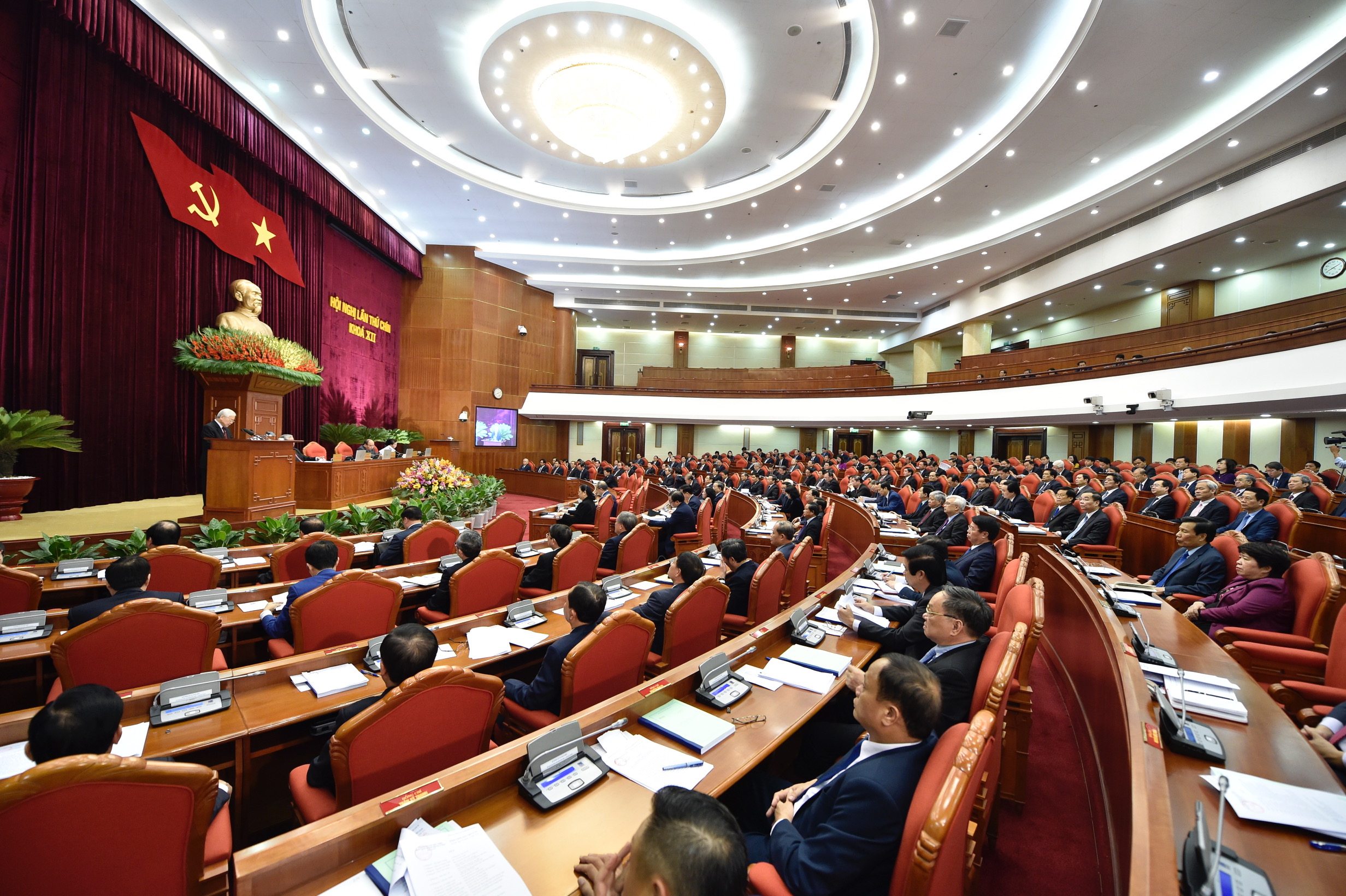Trung ương quyết định nhiều vấn đề rất hệ trọng trong hai ngày làm việc