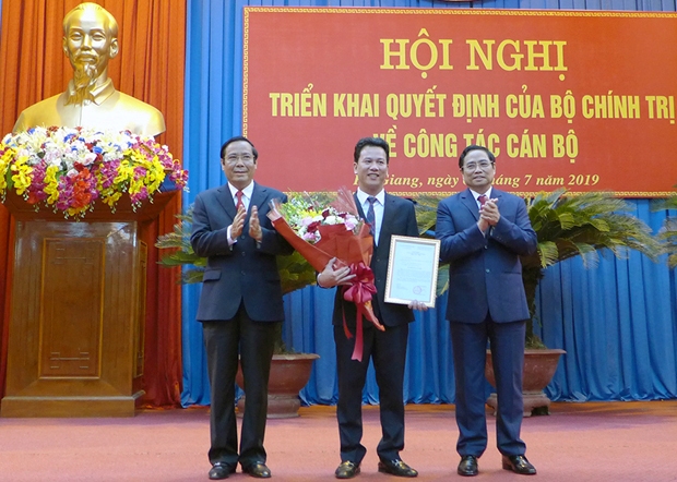 Triển khai quyết định của Bộ Chính trị về công tác cán bộ