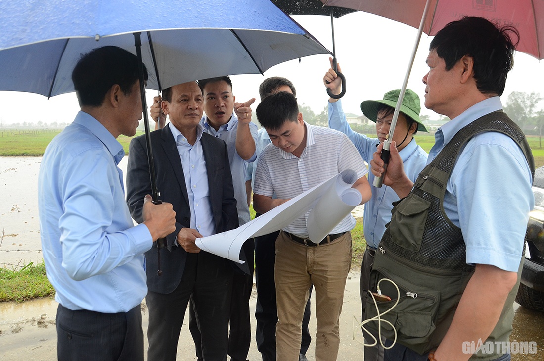 Giải phóng mặt bằng cao tốc Bắc - Nam: “Làm nhanh, nhưng phải đúng luật”!