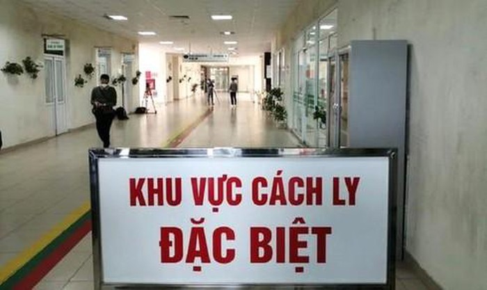 Thêm 4 người mắc COVID-19, trong đó 3 ca trở về từ nước ngoài, Việt Nam có 222 ca