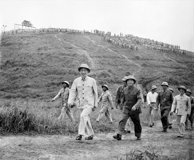 Chủ tịch Hồ Chí Minh - tấm gương sáng ngời về đạo đức cách mạng