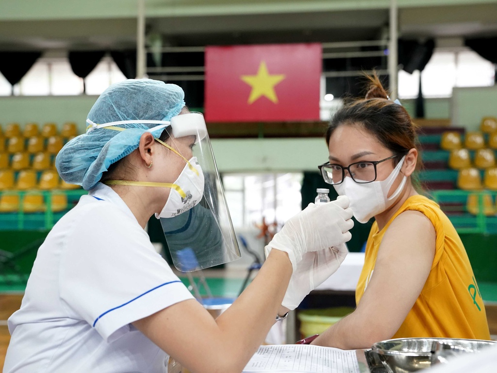 Sáng 2/8: Có 3.201 ca mắc COVID-19, hơn 6,4 triệu liều vắc xin đã được tiêm