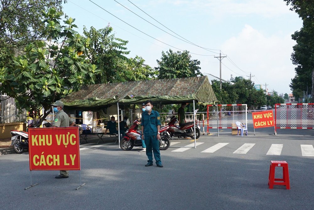 Tăng cường giãn cách xã hội và thực hiện nghiêm ngặt các biện pháp phòng chống dịch COVID-19