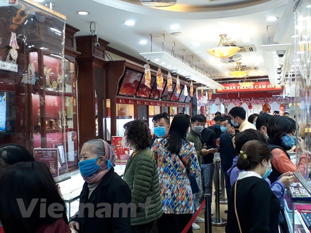 Điều chỉnh theo giá thế giới, vàng trong nước đồng loạt đi xuống