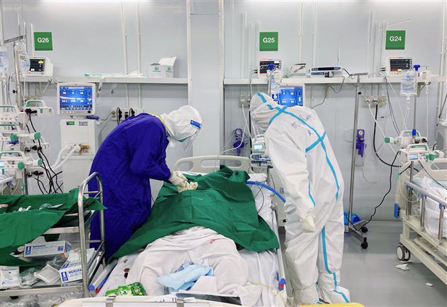 Việt Nam thay đổi mục tiêu kiểm soát dịch COVID-19