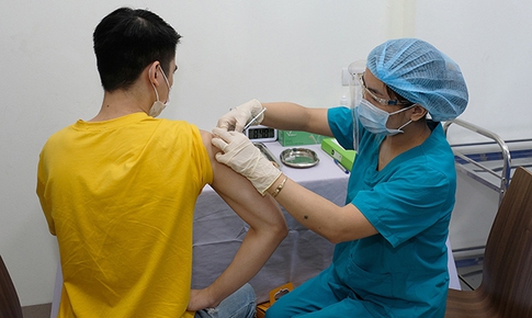 Bộ Y tế: Các địa phương đề xuất nhu cầu vaccine phòng COVID-19 tiêm mũi 4 trước ngày 25/5